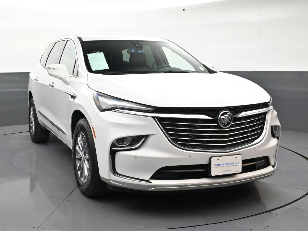 Certified 2024 Buick Enclave Essence AWD/4WD image 7
