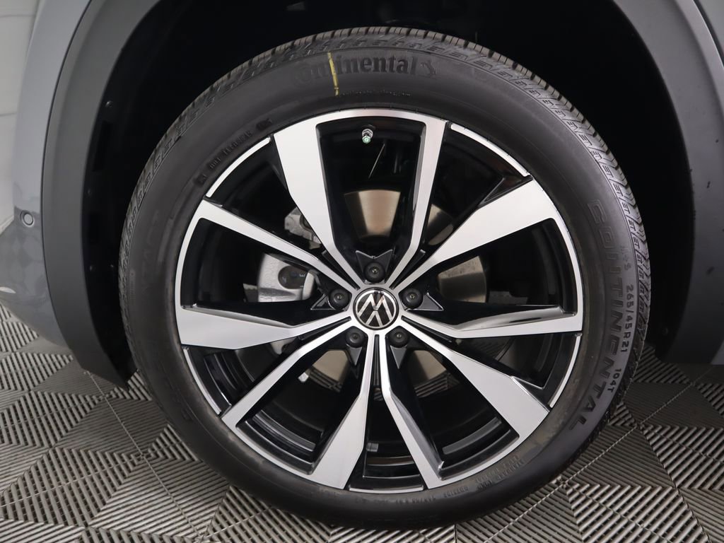 New 2026 Volkswagen Atlas SEL Premium R-Line image 32