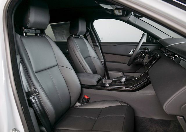 New 2026 Land Rover Range Rover Velar Dynamic SE image 3