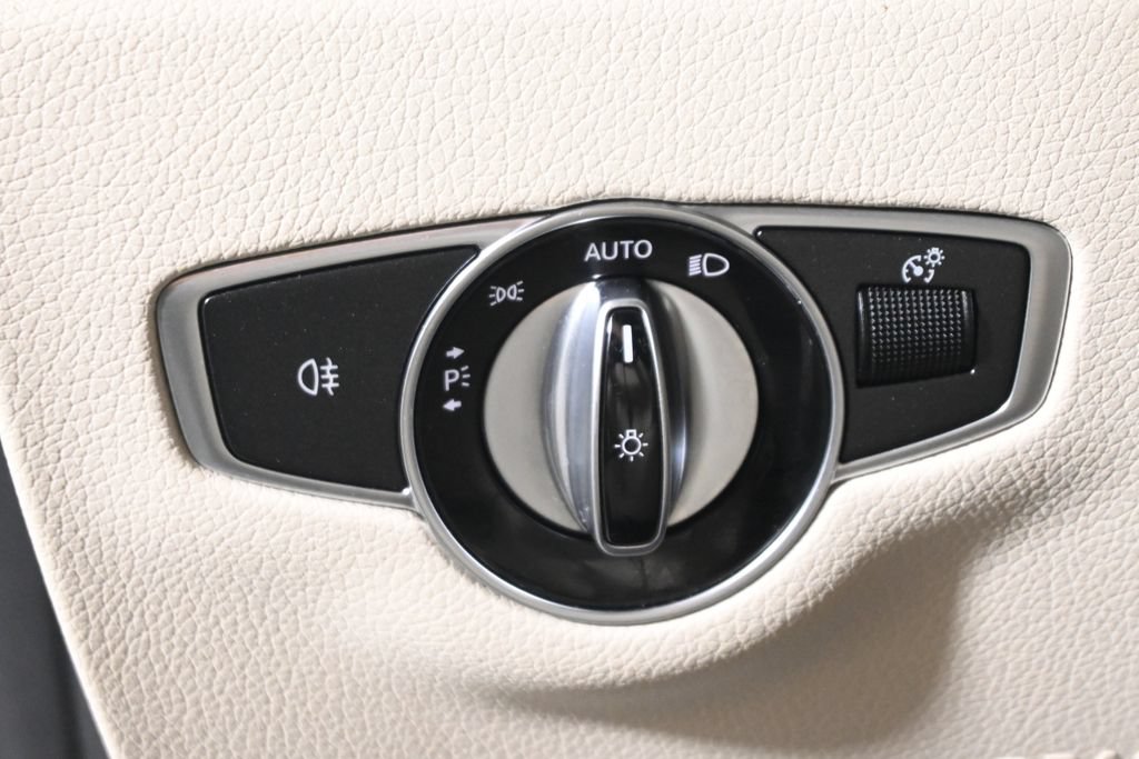 Certified 2022 Mercedes-Benz E 350 4MATIC Sedan image 27