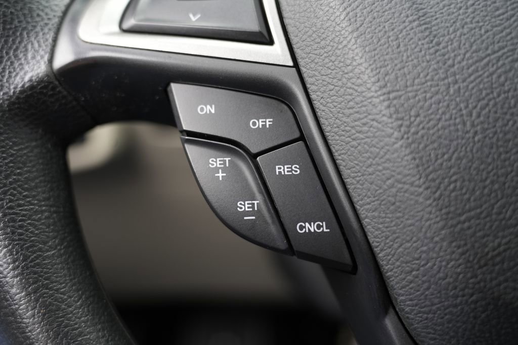 Used 2018 Ford Fusion SE FWD image 48