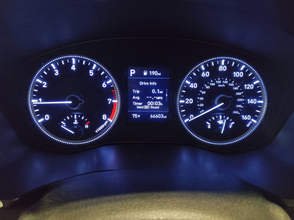 Used 2020 Hyundai Santa Fe SE w/ Cargo Package image 23