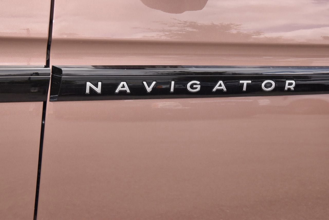 New 2026 Lincoln Navigator L Black Label AWD/4WD image 42