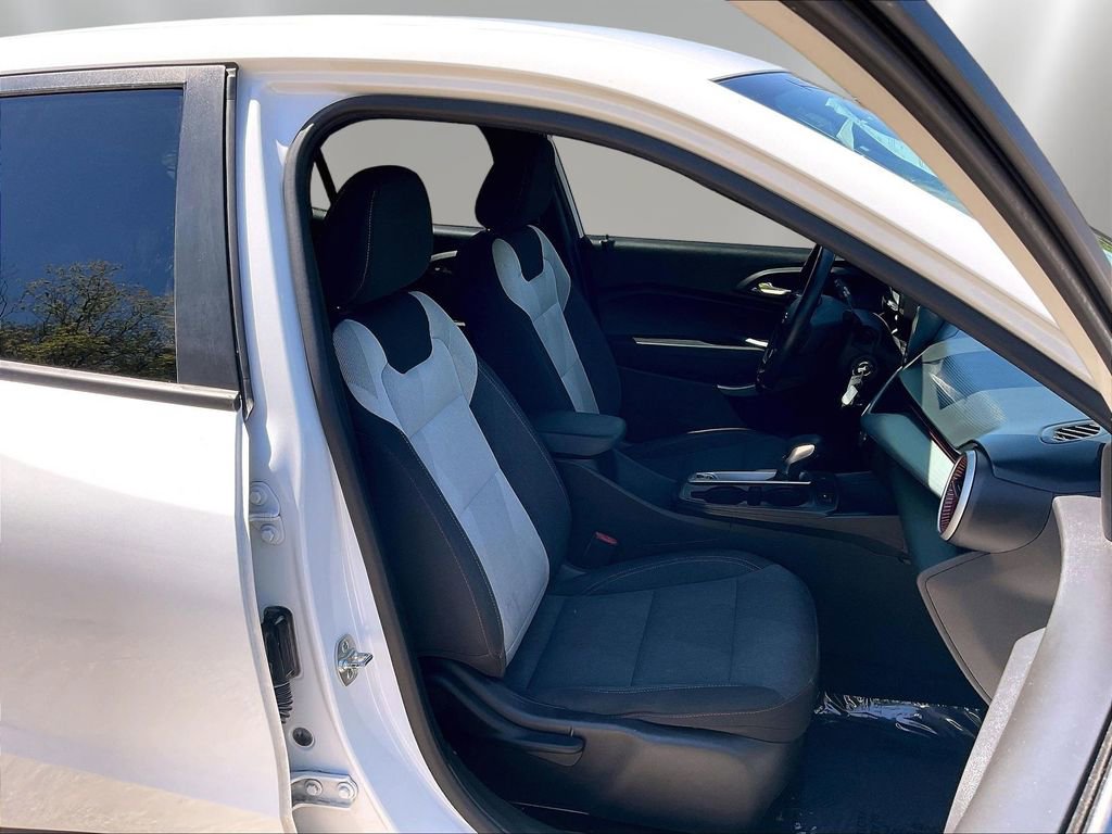 Used 2024 Chevrolet Trax RS w/ Driver Confidence Package FWD image 29