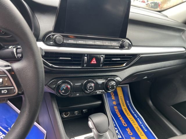 Used 2023 Kia Forte LXS w/ LXS Technology Package image 16