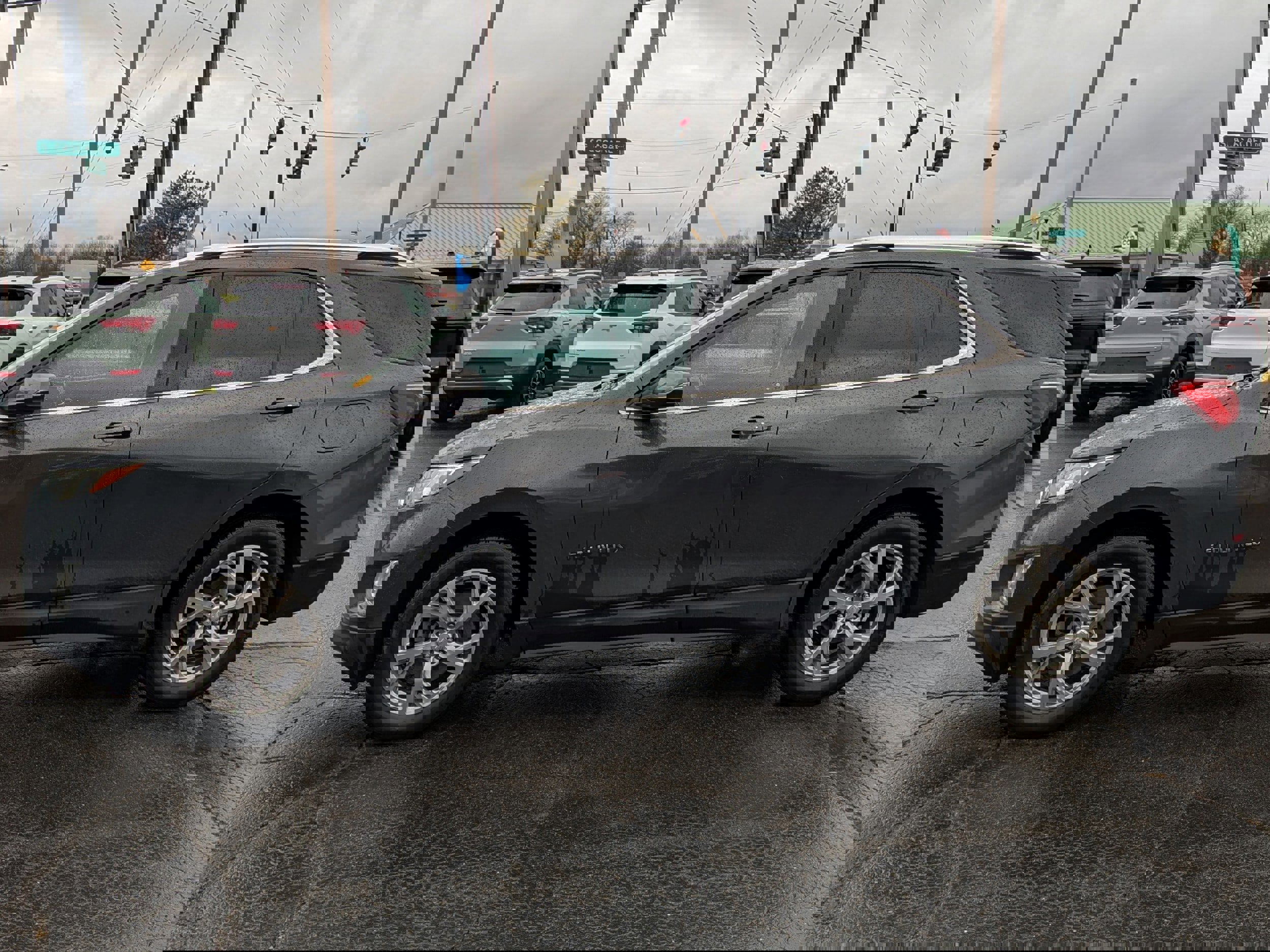 Used 2019 Chevrolet Equinox LT image 2