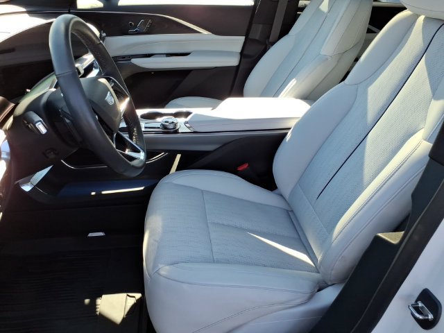 Used 2024 Cadillac Lyriq Luxury AWD/4WD image 5