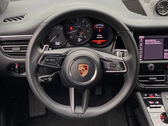 Certified 2024 Porsche Macan AWD/4WD image 18