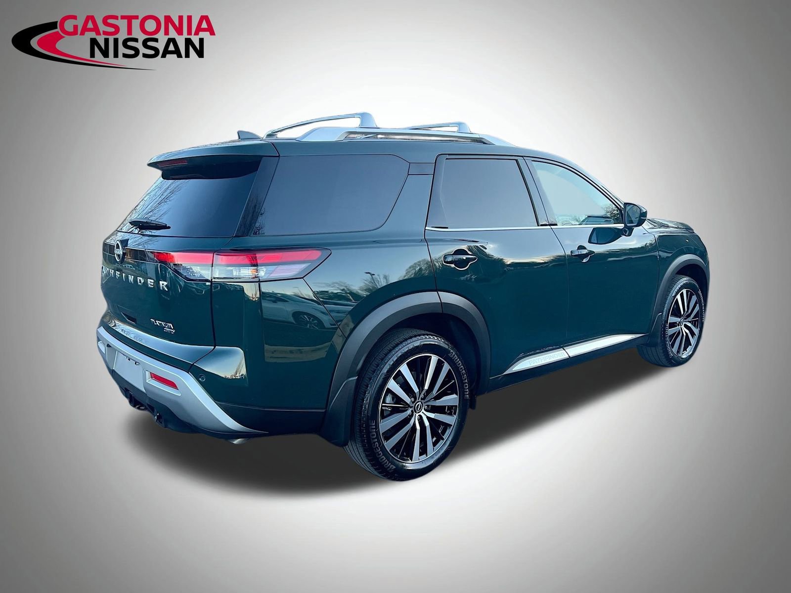 Used 2024 Nissan Pathfinder Platinum w/ Cargo Package image 9