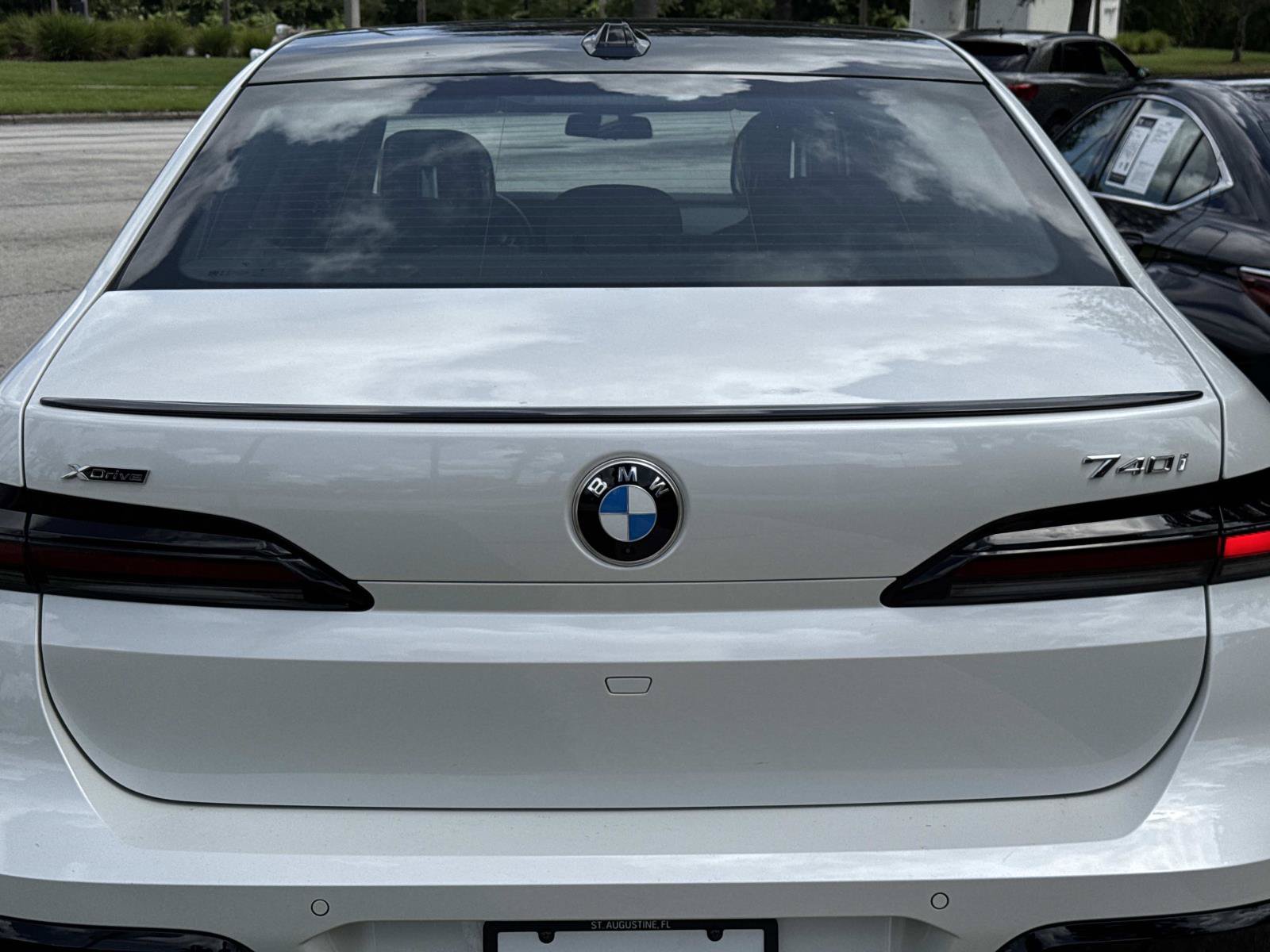 Used 2026 BMW 740i xDrive AWD/4WD image 9