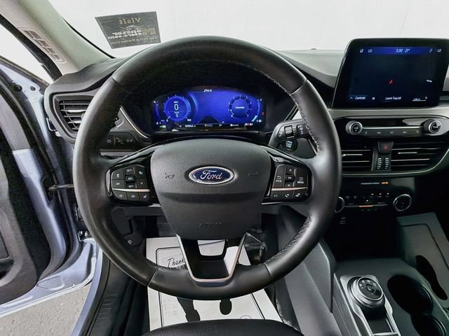 Used 2022 Ford Escape Titanium AWD/4WD image 11