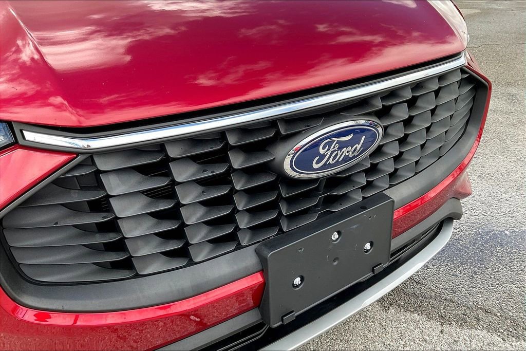 Used 2023 Ford Escape Active w/ Cold Weather Package FWD image 30