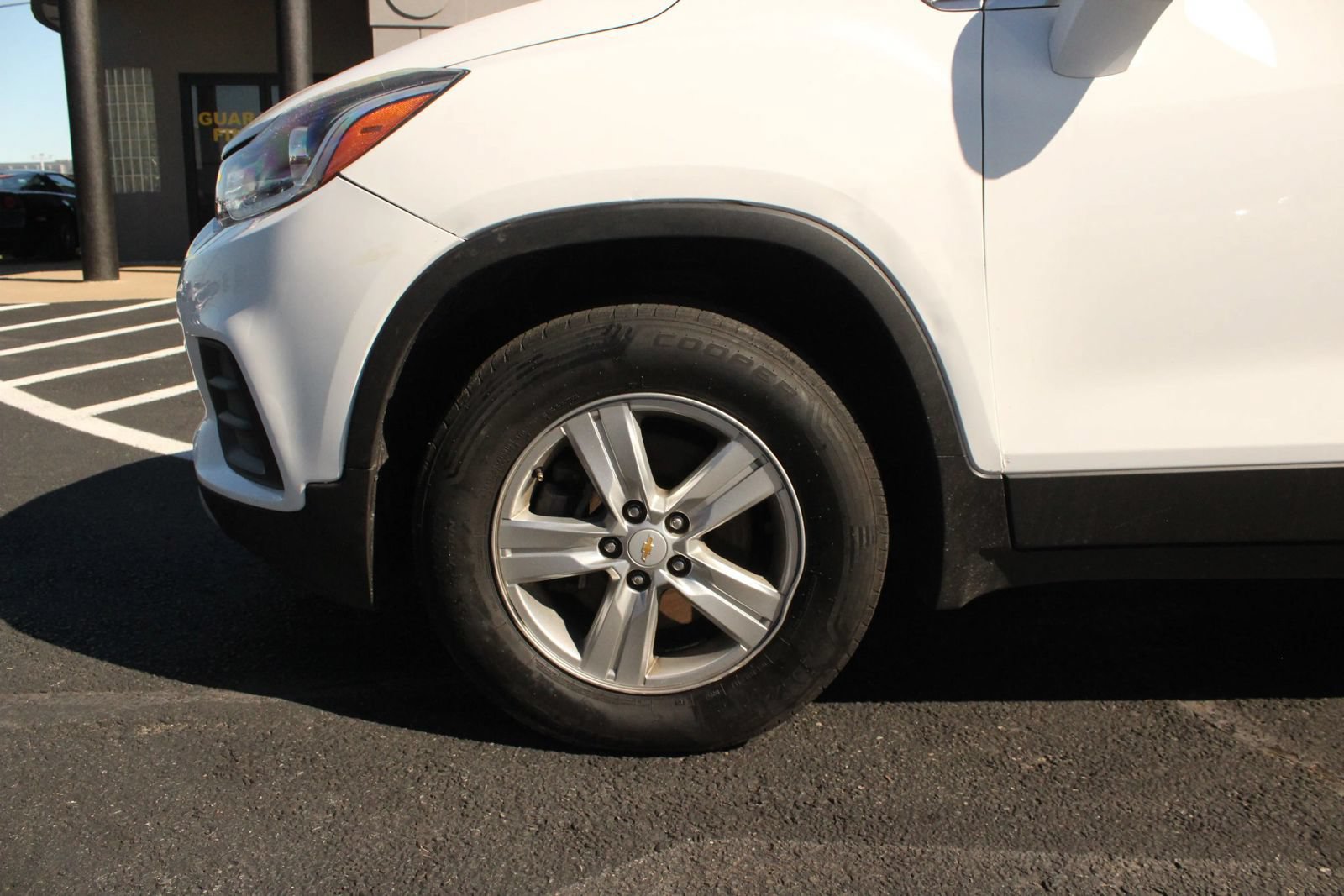Used 2018 Chevrolet Trax LT w/ LT Convenience Package AWD/4WD image 3
