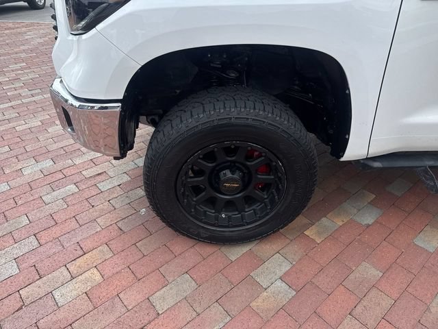 Used 2019 Toyota Tundra SR5 w/ SR5 Upgrade Package AWD/4WD image 10