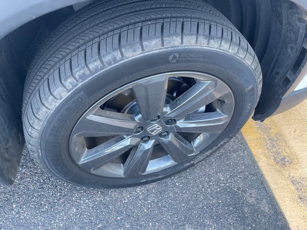 Used 2025 Honda Pilot Sport image 9