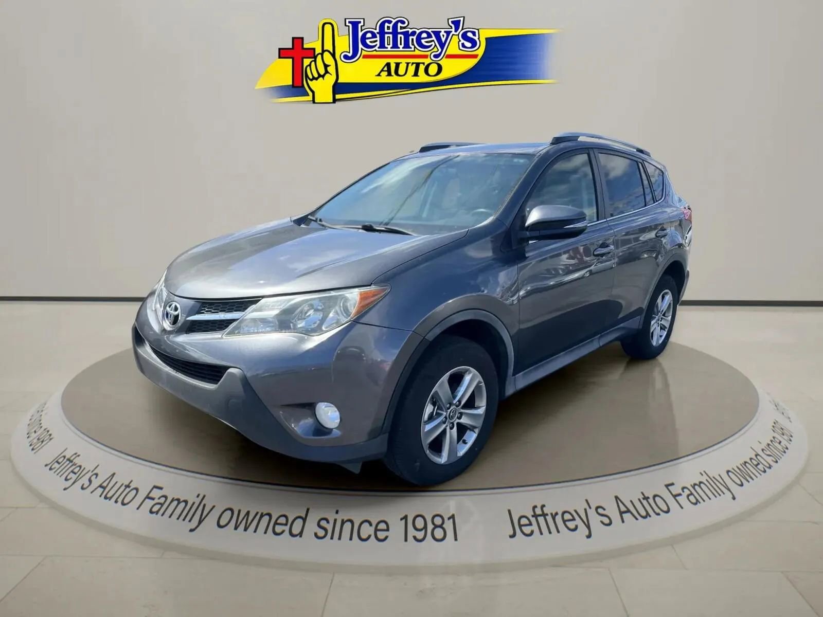 Used 2015 Toyota RAV4 XLE AWD/4WD video 1