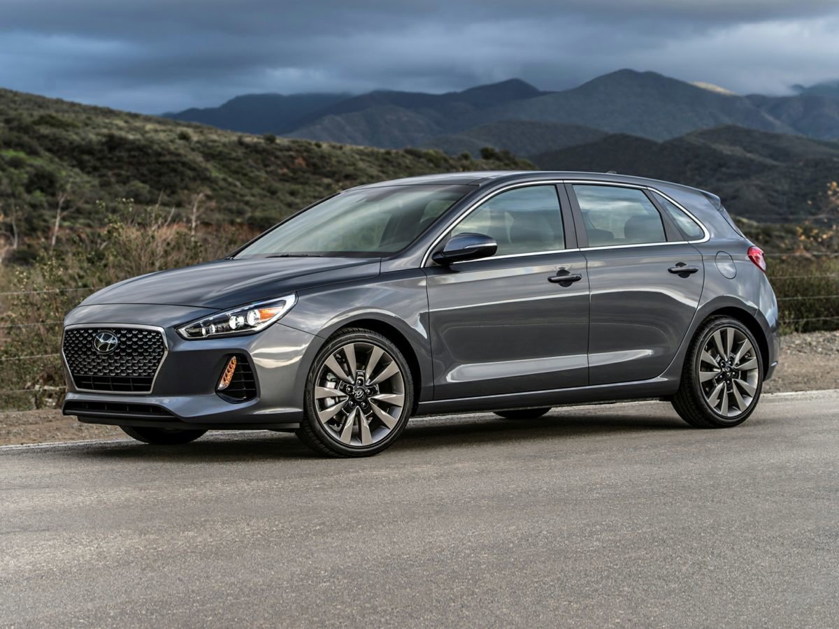 Used 2018 Hyundai Elantra GT image 1