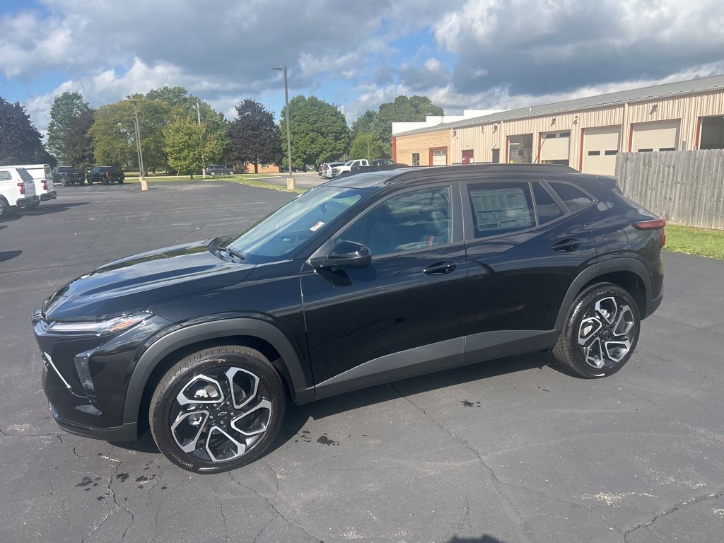 New 2025 Chevrolet Trax RS w/ Sunroof Package