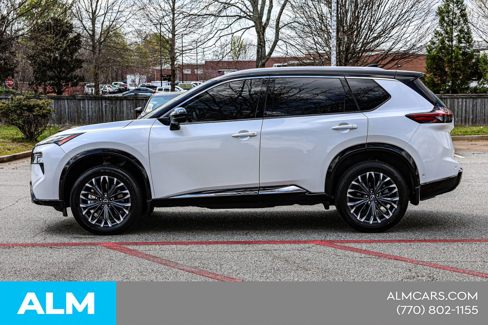 Used 2025 Nissan Rogue Platinum w/ Tech Package FWD image 10