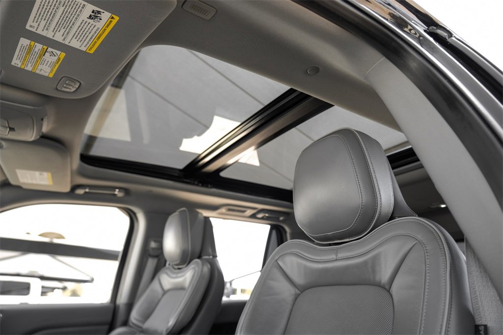 Used 2019 Lincoln Navigator Reserve image 5