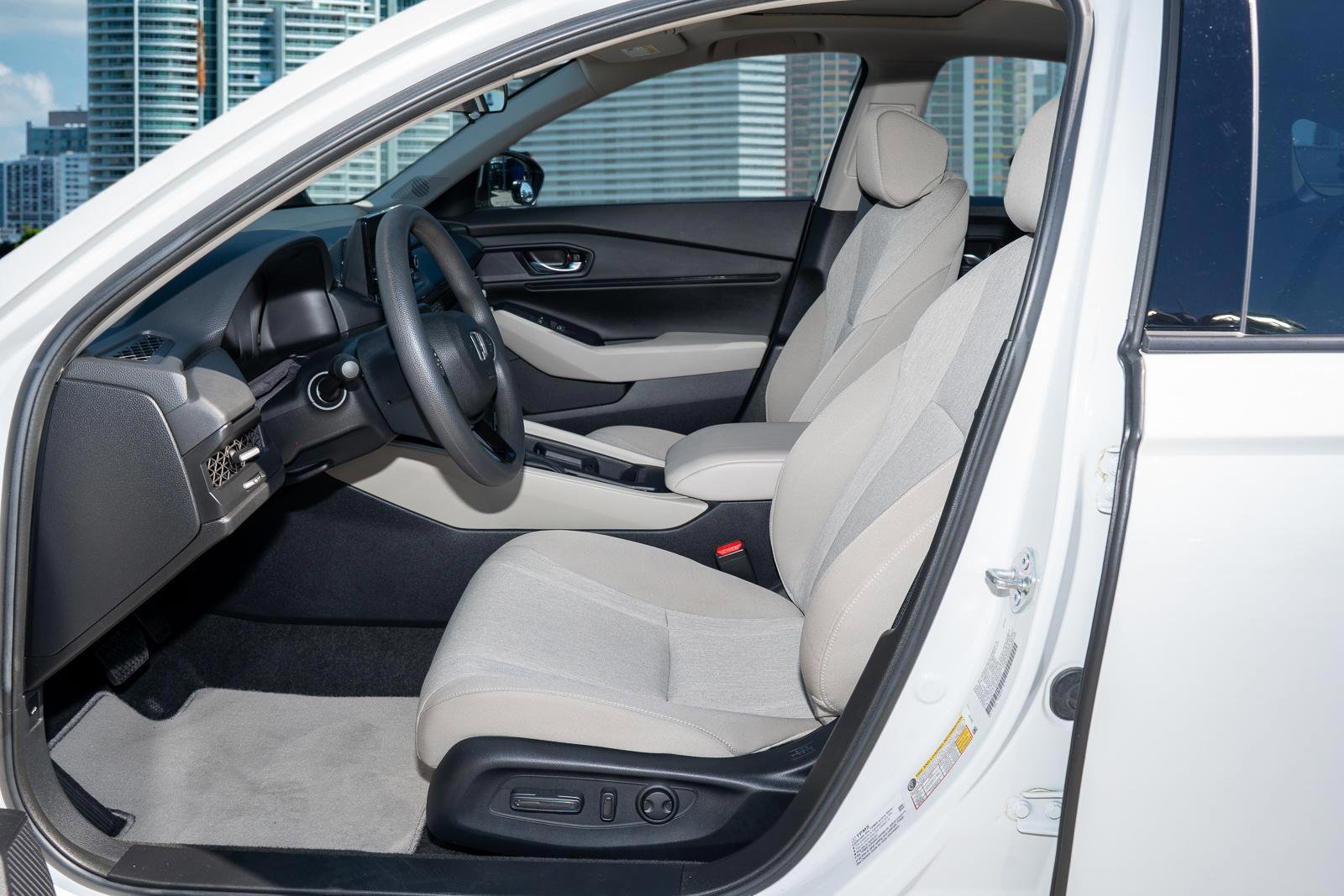 Certified 2023 Honda Accord EX image 17