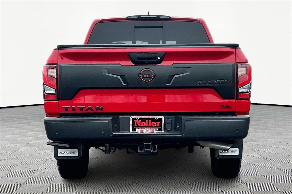 Used 2024 Nissan Titan PRO-4X w/ Pro-4x Convenience Package image 4