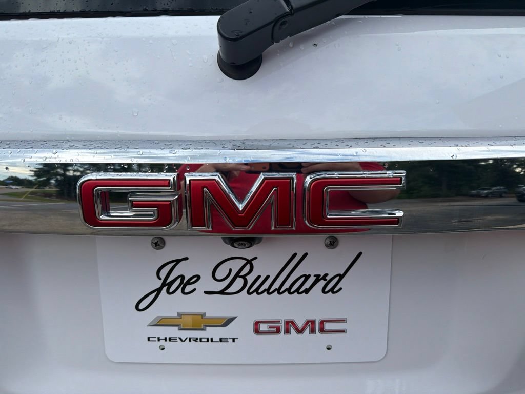 Used 2023 GMC Acadia SLT FWD image 10