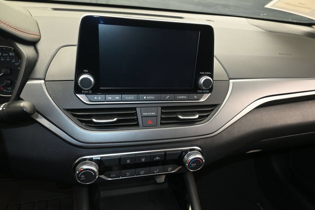 Used 2024 Nissan Altima 2.5 SR FWD image 13
