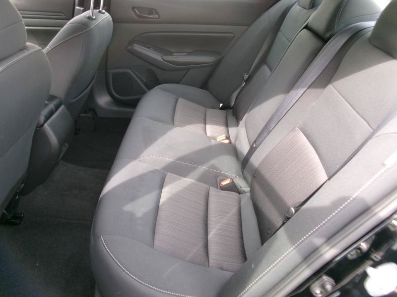 Used 2025 Nissan Altima 2.5 SV FWD image 10