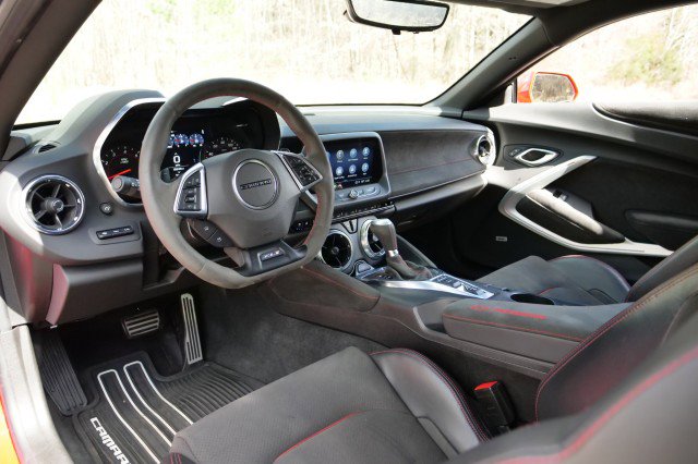 Used 2022 Chevrolet Camaro ZL1 image 2