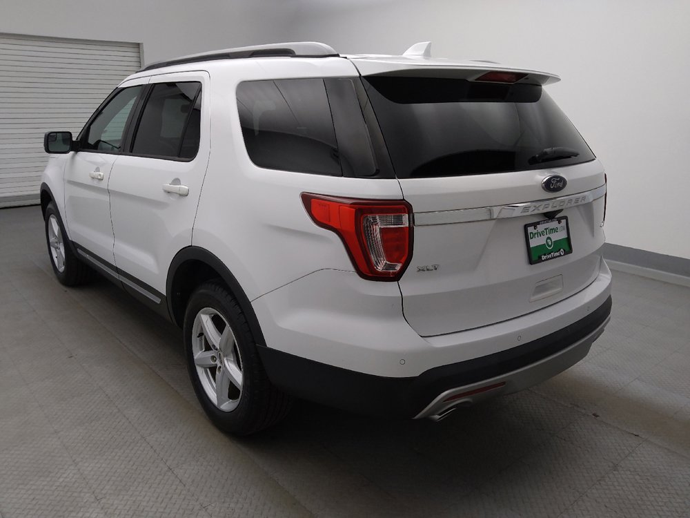 Used 2017 Ford Explorer XLT w/ Equipment Group 201A AWD/4WD image 5