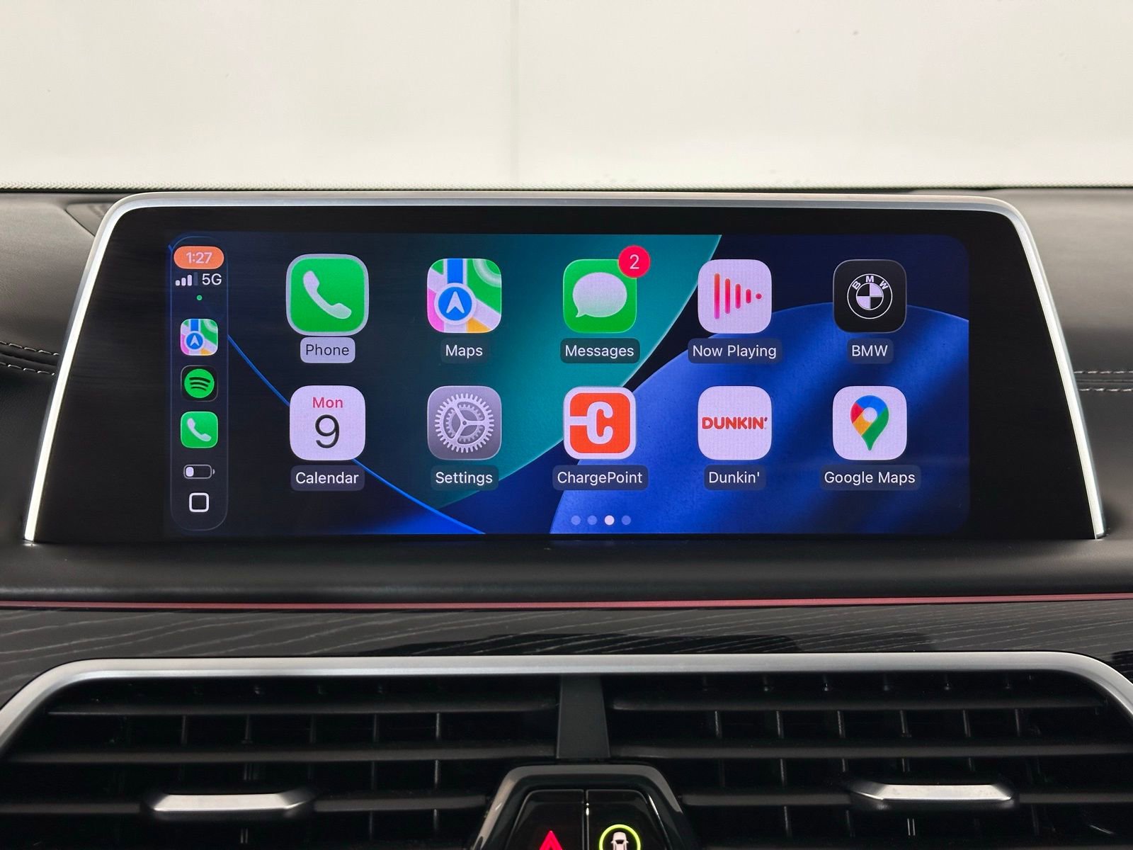 Used 2021 BMW 750i xDrive w/ Luxury Rear Seating Package image 3