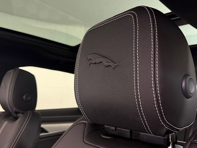 New 2025 Jaguar F-PACE R-Dynamic S image 30