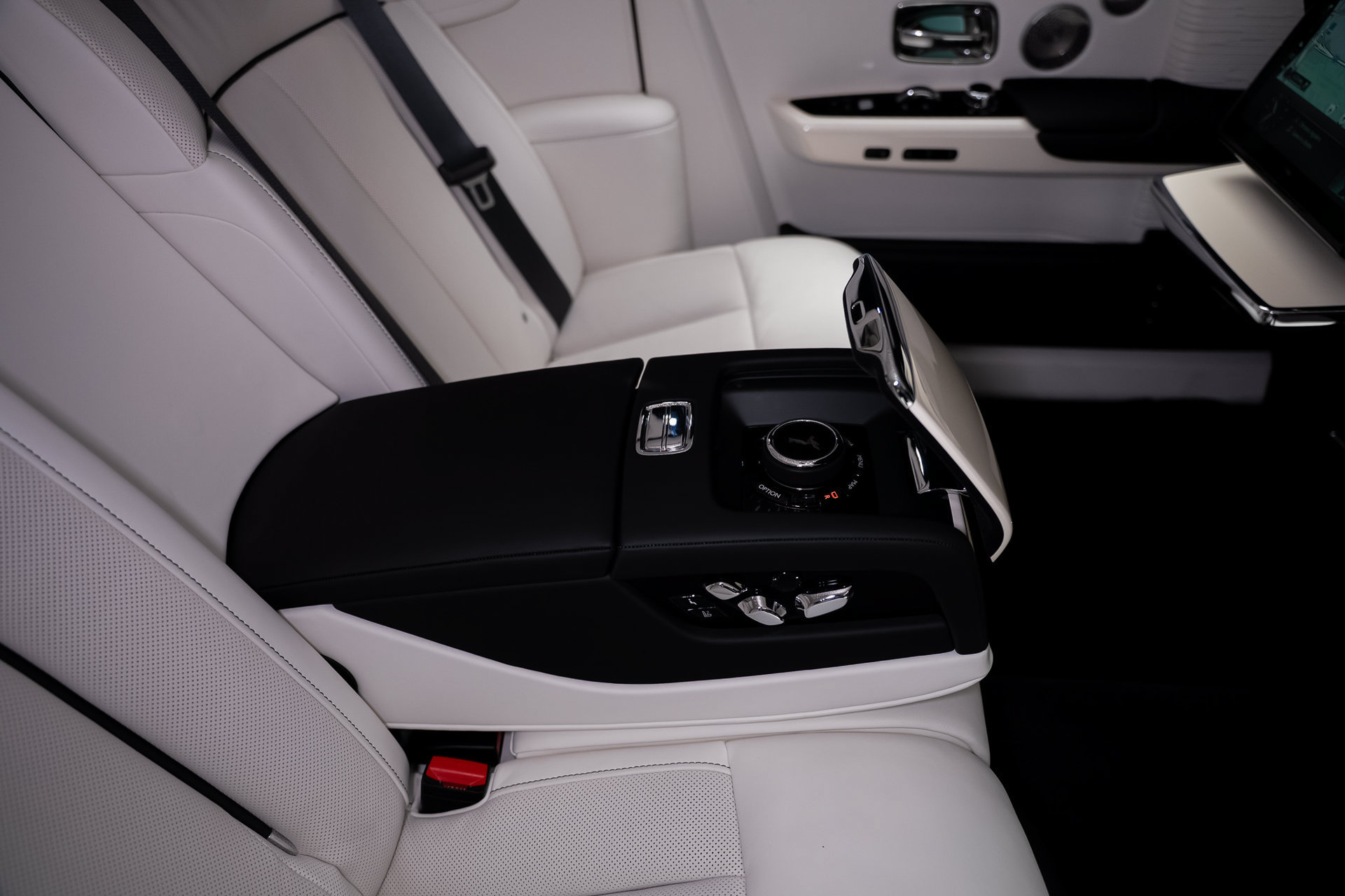 Used 2024 Rolls-Royce Phantom Extended Wheelbase RWD image 75