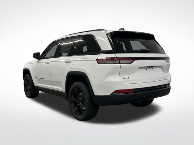 New 2025 Jeep Grand Cherokee Altitude image 3
