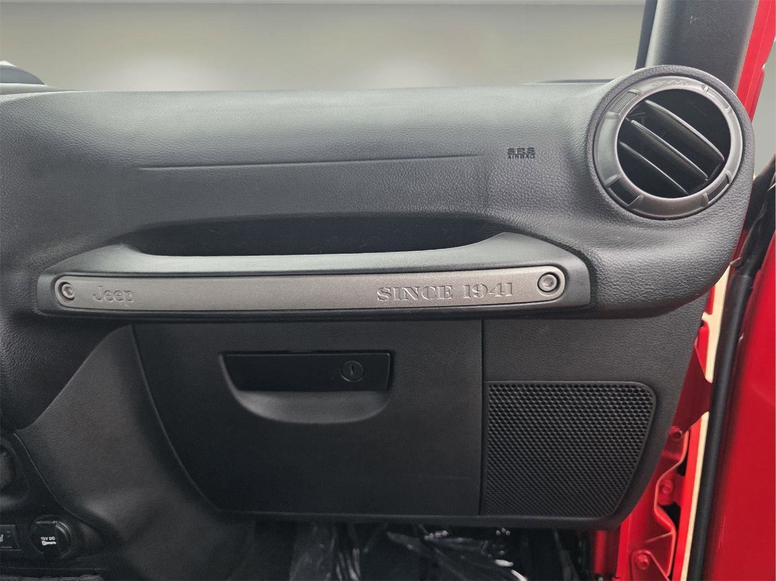 Used 2018 Jeep Wrangler Sport image 25