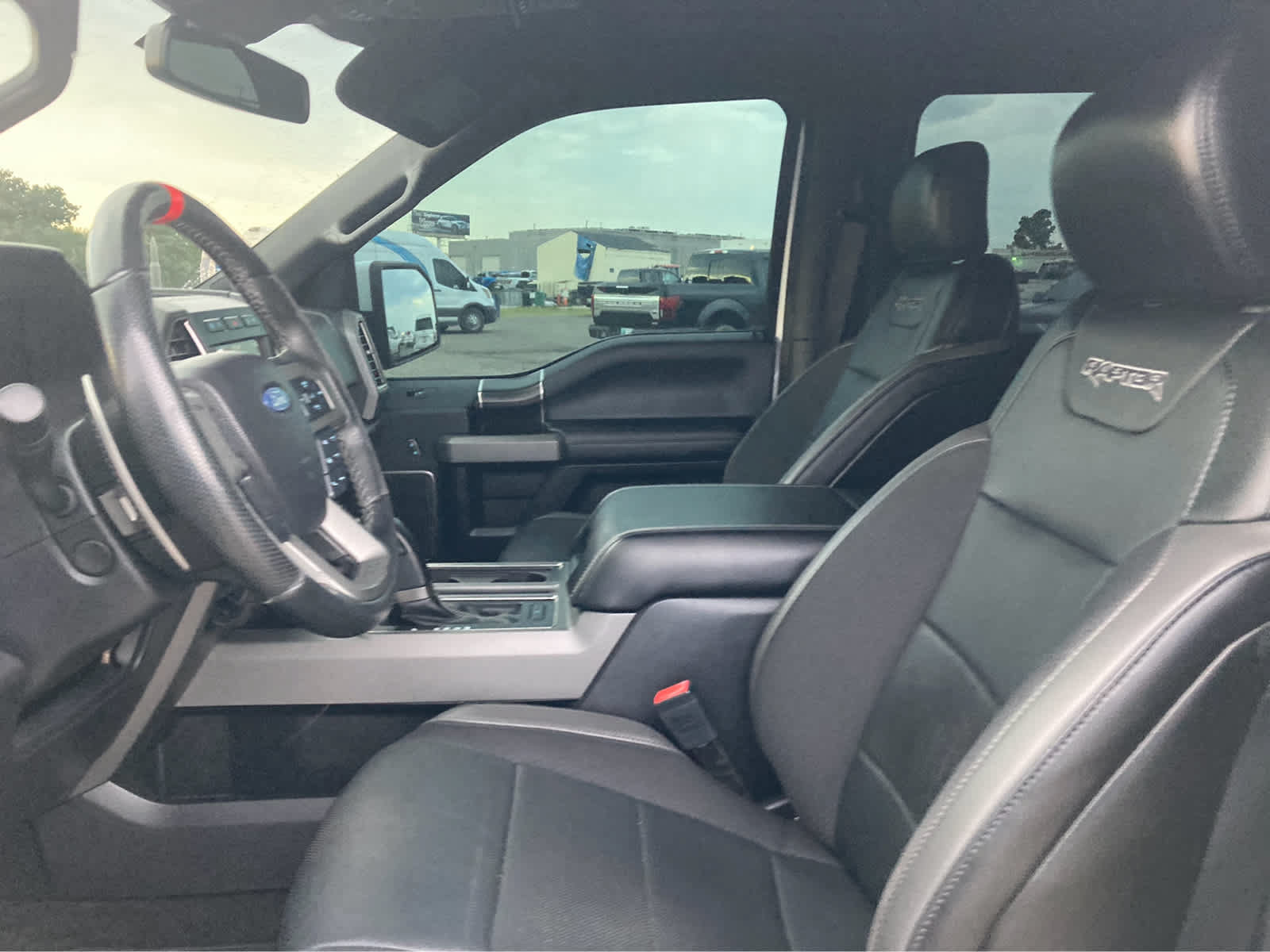 Used 2019 Ford F150 Raptor w/ Equipment Group 802A Luxury AWD/4WD image 3