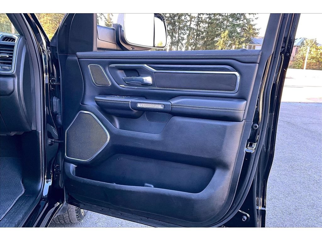Used 2023 RAM 1500 Laramie AWD/4WD image 23
