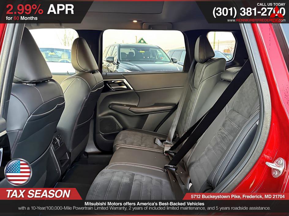 Used 2023 Mitsubishi Outlander SE image 11