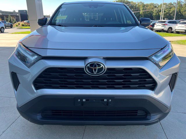Used 2023 Toyota RAV4 LE AWD/4WD image 2