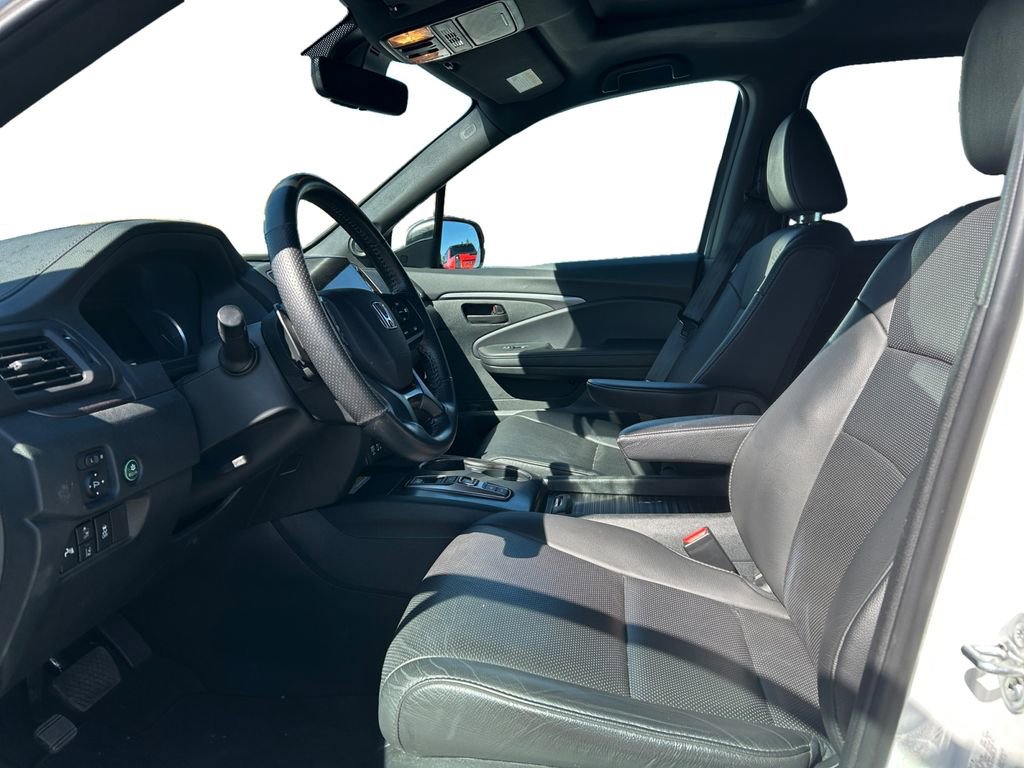 Used 2023 Honda Passport EX-L image 10