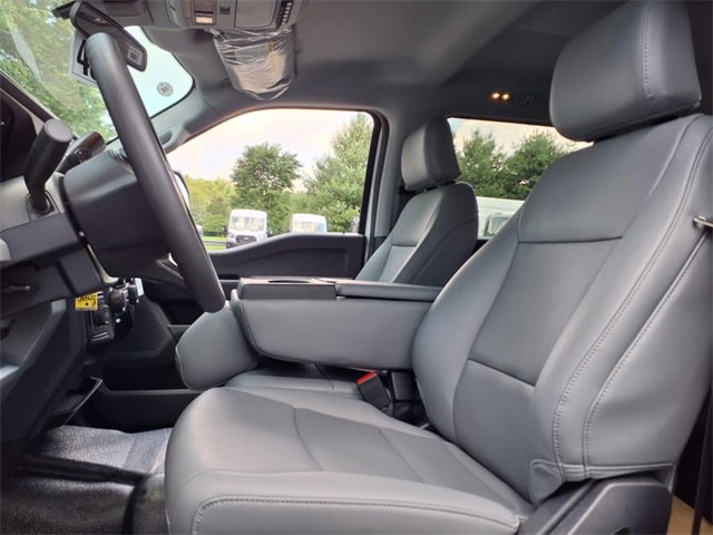 New 2025 Ford F550 4x4 Crew Cab image 14