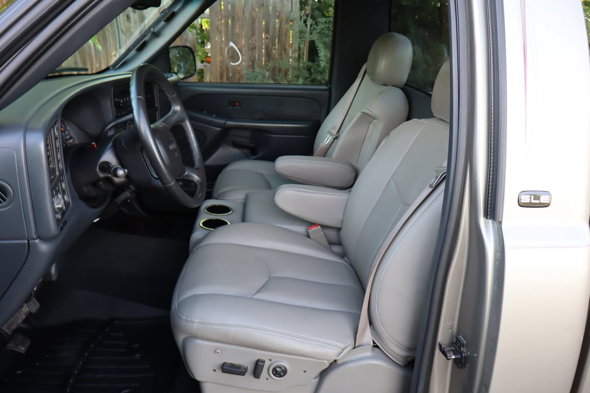 Used 2001 GMC Sierra 1500 SLE w/ Convenience Plus Group AWD/4WD image 18