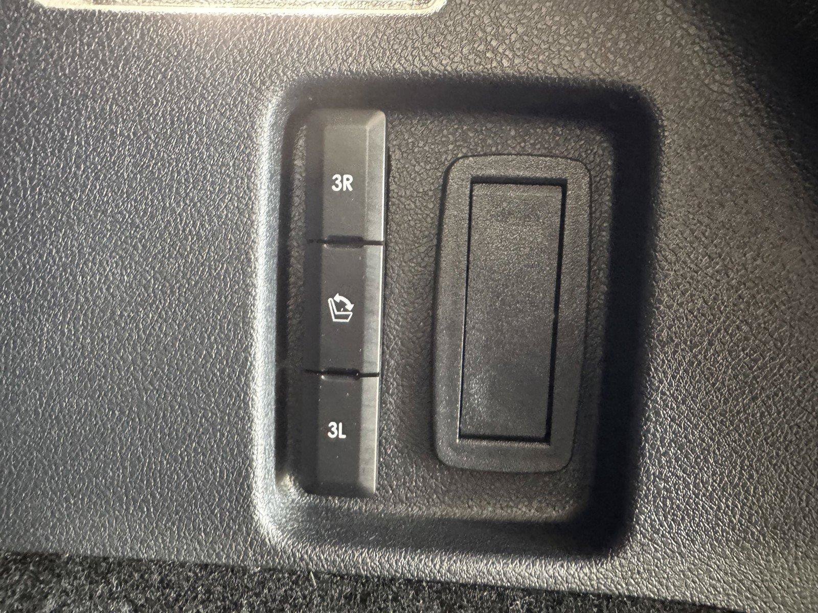 Used 2025 Lincoln Aviator Reserve w/ Equipment Group 201A AWD/4WD image 32