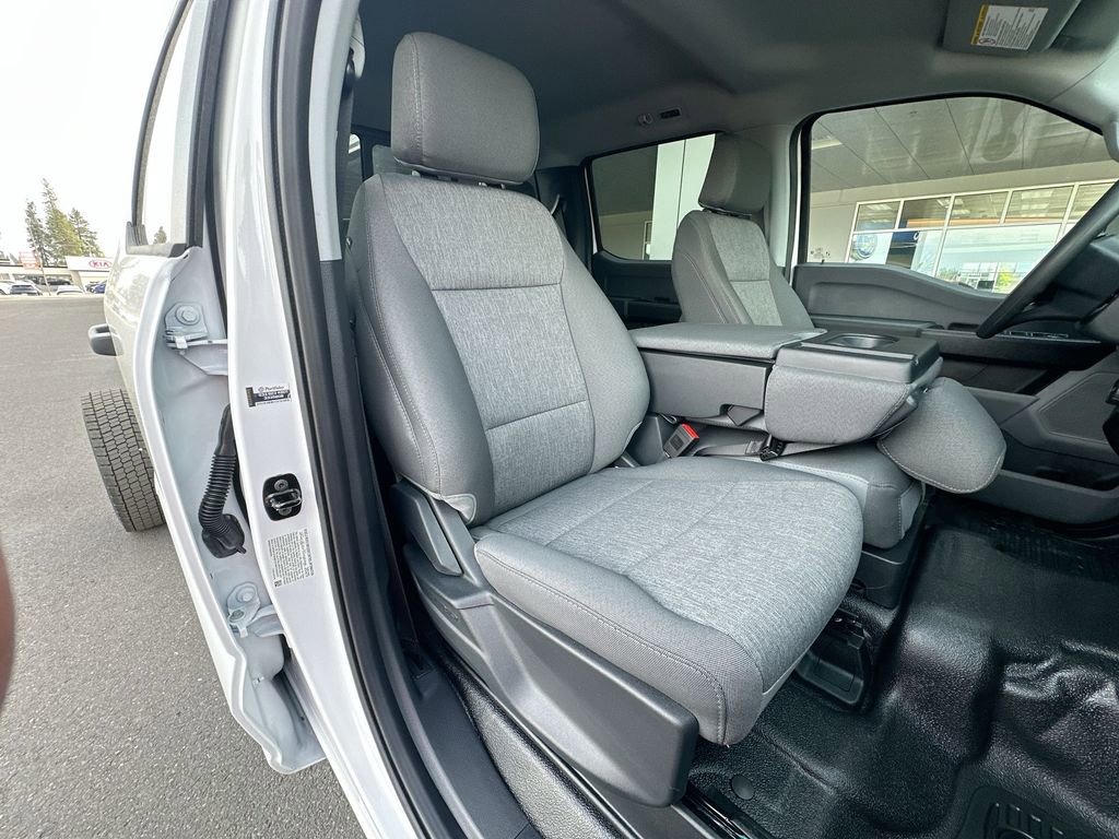 New 2025 Ford F550 4x4 Crew Cab Super Duty image 31