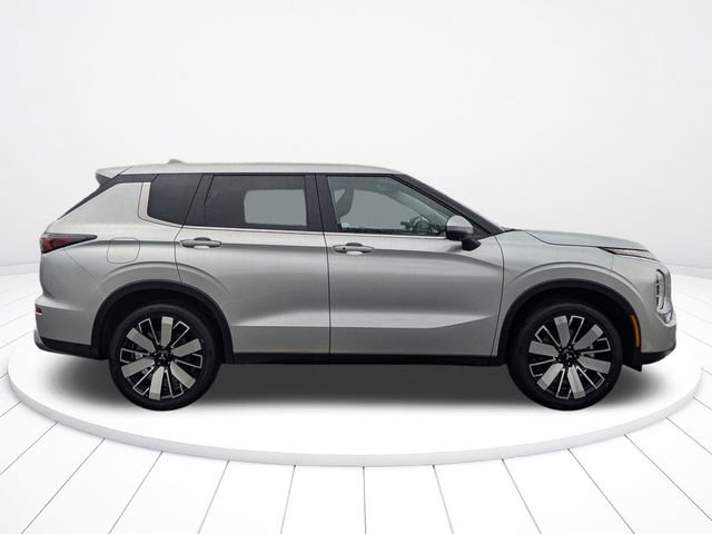 New 2026 Mitsubishi Outlander SE FWD video 2