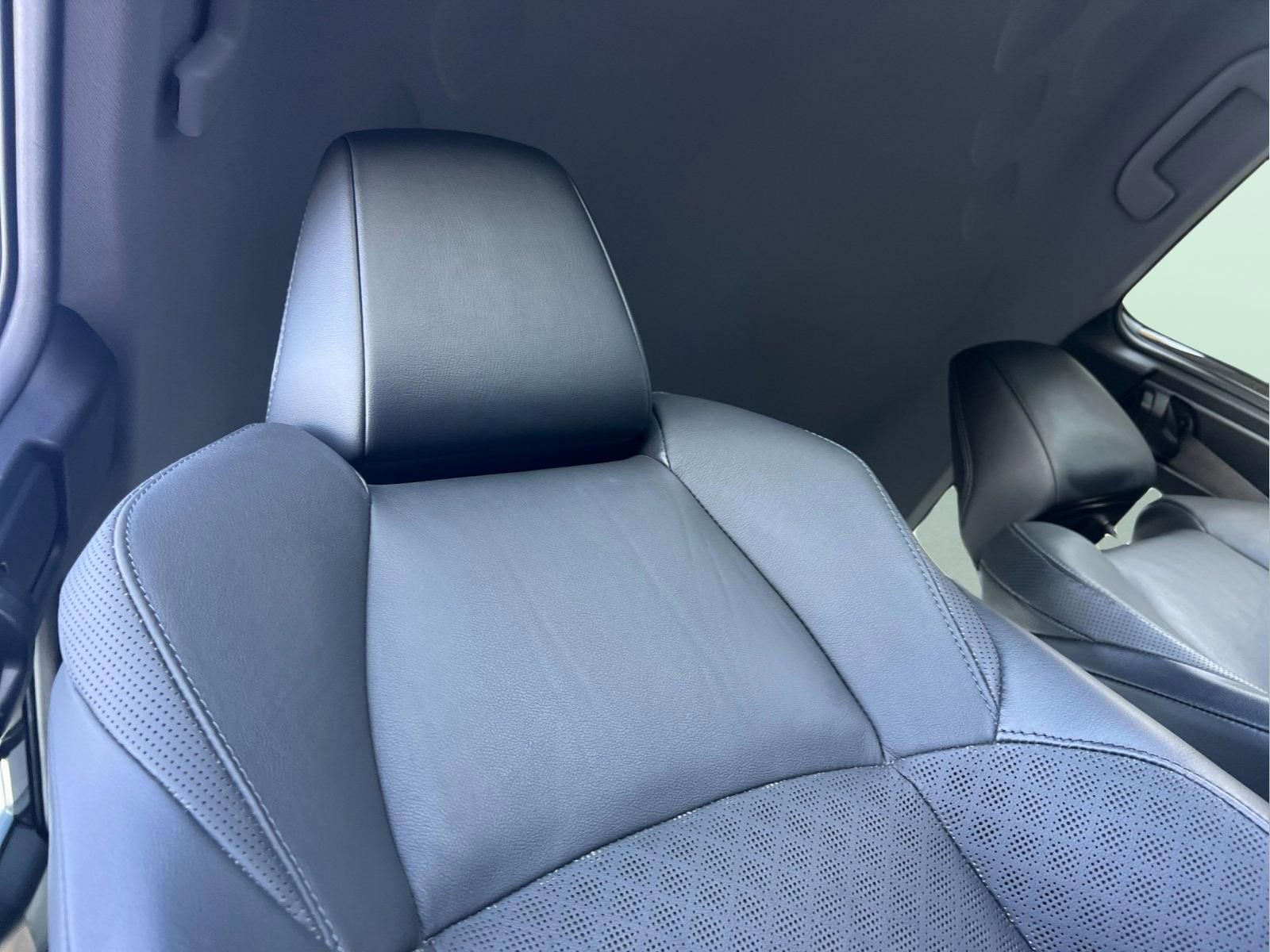Used 2021 Toyota C-HR Limited image 17