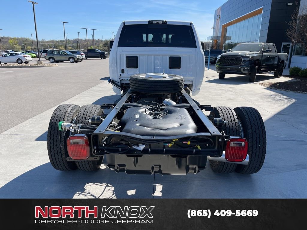 New 2026 RAM 5500 4x4 Crew Cab image 17