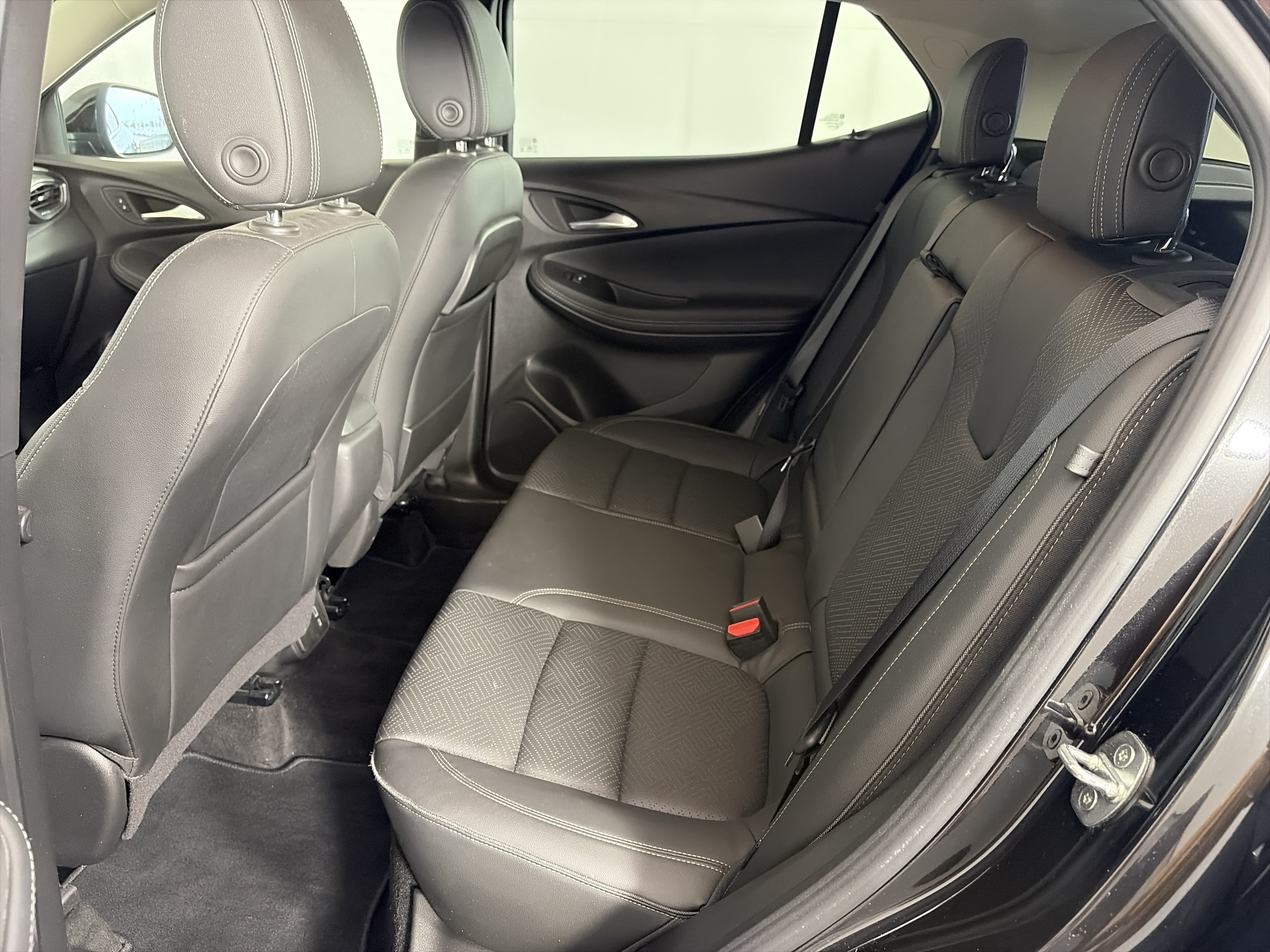 Certified 2021 Buick Encore GX Essence w/ Sport Touring Package AWD/4WD image 7