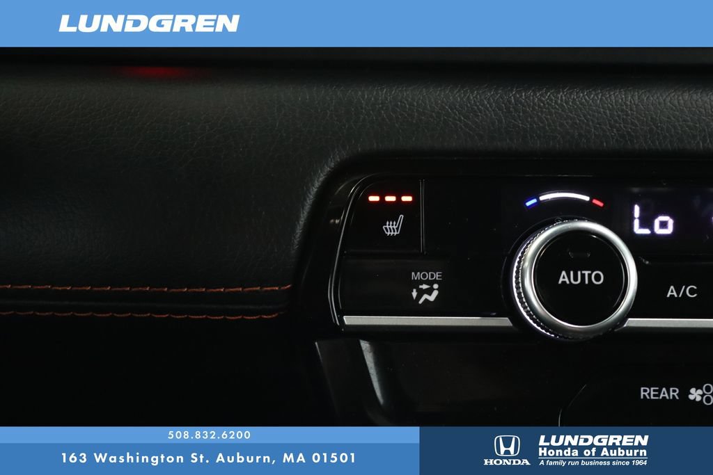 Used 2025 Honda Pilot Sport image 26